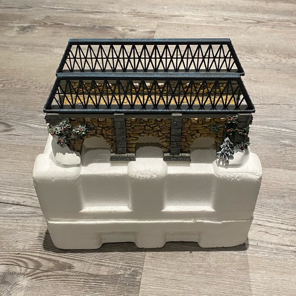 1998 Department 56 Village Stone Trestle Bridge - Picture 3 of 5